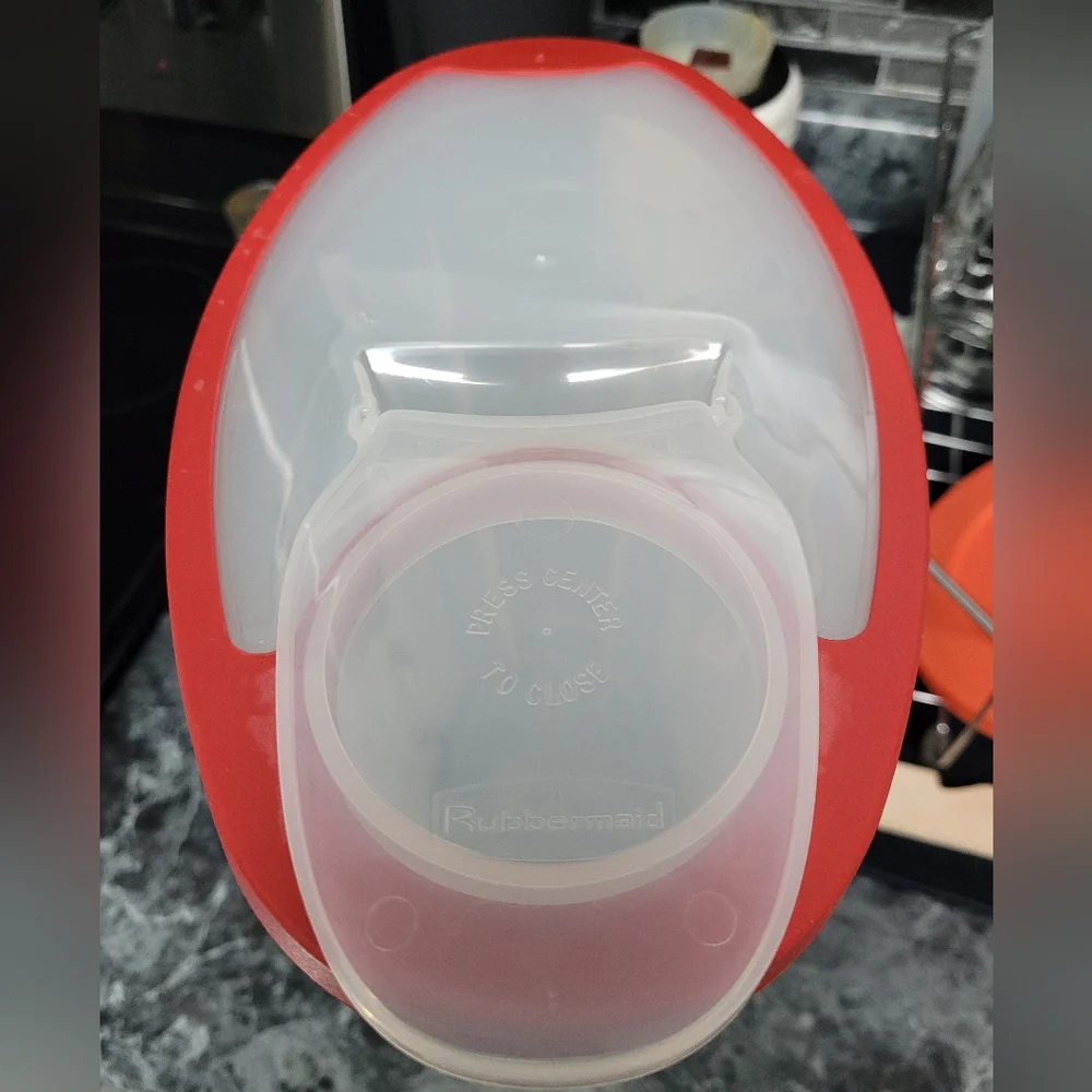 Rubbermaid Cereal Storage Container